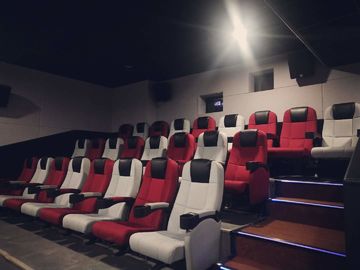 Kunstledermedia Zaal Meubilair 2+1 Lay-out voor Auditoriumconferentie